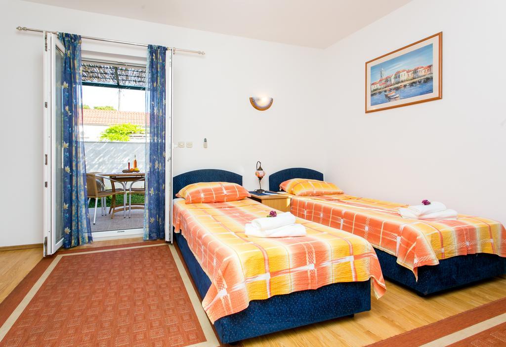 Apartments Miramare & Campara Dubrovnik Rum bild